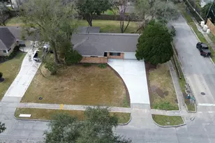 10902 Chimney Rock Rd, Houston, TX 77096 - Photo 26