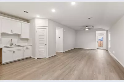 4519 Pinehurst Trace Drive, Pinehurst, TX 77362 - Photo 8