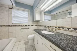 4029 Woodcraft St, Houston, TX 77025 - Photo 10