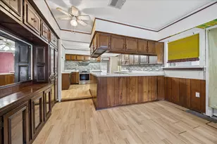 4029 Woodcraft St, Houston, TX 77025 - Photo 4