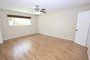 9422 Claridge Dr, Houston, TX 77031 - Photo 8