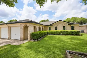 9422 Claridge Dr, Houston, TX 77031 - Photo 1