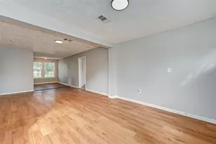 7946 Jutland Rd, Houston, TX 77033 - Photo 4