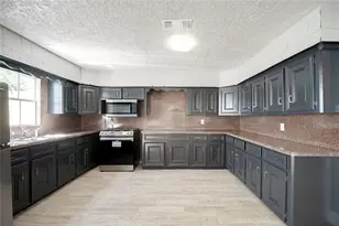 7318 Dahlia St, Houston, TX 77012 - Photo 6