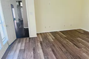 4722 Silverlake Dr, Sugar Land, TX 77479 - Photo 6