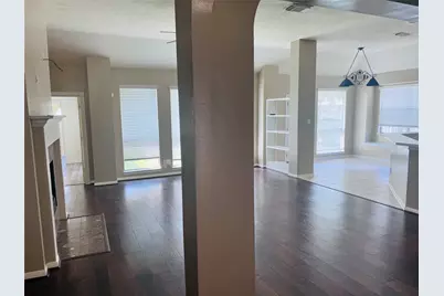 4722 Silverlake Drive, Sugar Land, TX 77479 - Photo 2