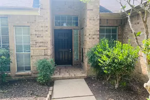 4722 Silverlake Dr, Sugar Land, TX 77479 - Photo 1