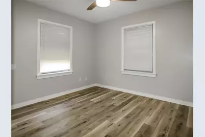 6705 Speaker Street, Hitchcock, TX 77563 - Photo 8