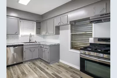 6705 Speaker Street, Hitchcock, TX 77563 - Photo 6