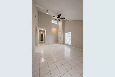 5817 W Tidwell Road, Houston, TX 77092 - Photo 6