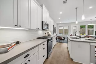 5211 Amber Sunrise Dr, Houston, TX 77018 - Photo 18