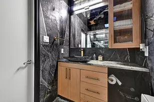 2100 Commonwealth St, Houston, TX 77006 - Photo 16