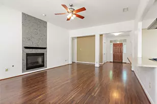 54 S Summer Cloud Dr, The Woodlands, TX 77381 - Photo 8