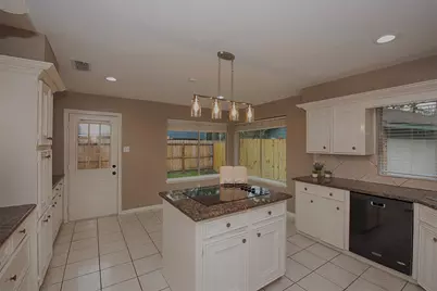 2716 Pineneedle Lane, Pearland, TX 77581 - Photo 8