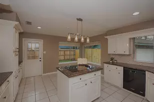 2716 Pineneedle Ln, Pearland, TX 77581 - Photo 8