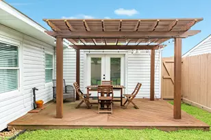 105 Marlin Ave, Galveston, TX 77550 - Photo 22