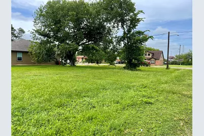 1601 N Avenue S, Freeport, TX 77541 - Photo 2