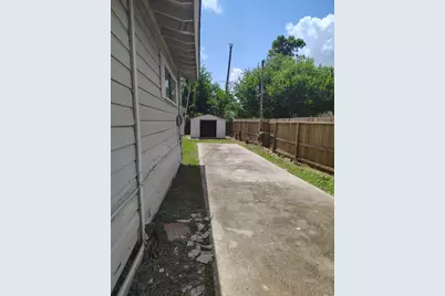 242 Bolden Street, Houston, TX 77029 - Photo 18