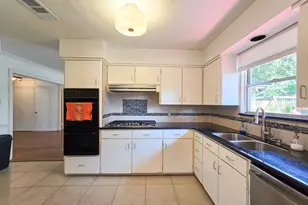9507 Meadowbriar Ln, Houston, TX 77063 - Photo 10