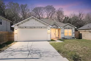 8125 Sunnyhill St, Houston, TX 77088 - Photo 1