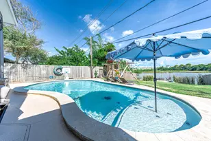 6513 Golfcrest Dr, Galveston, TX 77551 - Photo 2