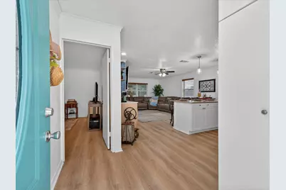 117 Horseshoe Lake Drive W, Huntsville, TX 77320 - Photo 4