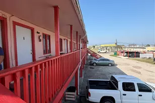 2201 Avenue J, San Leon, TX 77539 - Photo 4