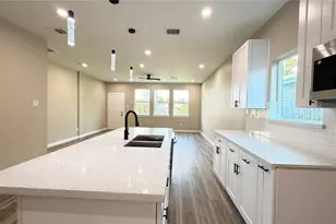 7821 Angus St, Houston, TX 77028 - Photo 14