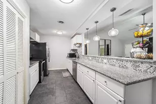 12215 Hillcroft St, Houston, TX 77035 - Photo 10