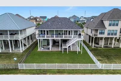 13602 Windlass Circle, Galveston, TX 77554 - Photo 32