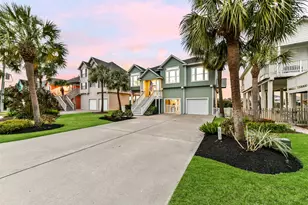 13602 Windlass Cir, Galveston, TX 77554 - Photo 38