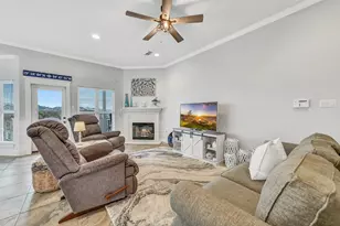 13602 Windlass Cir, Galveston, TX 77554 - Photo 6