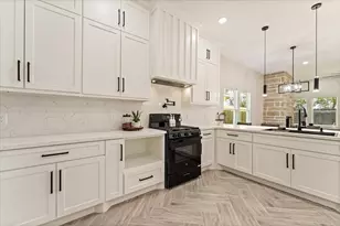 913 Santa Anna Ln, La Porte, TX 77571 - Photo 10