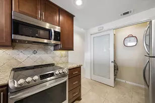 351 Lakeside Ln, Nassau Bay, TX 77058 - Photo 16