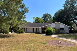 9218 Greenwillow St, Houston, TX 77096 - Photo 1