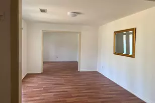 9218 Greenwillow St, Houston, TX 77096 - Photo 4