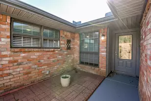 1918 Tulsa St, Deer Park, TX 77536 - Photo 4