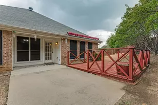 6025 Western Creek Ln, Haltom City, TX 76137 - Photo 22