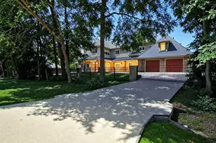 2401 Conastoga Ct, Conroe, TX 77384 - Photo 2