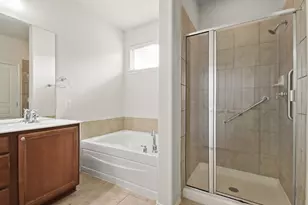 16918 Cherokee Lake Ln, Houston, TX 77044 - Photo 14