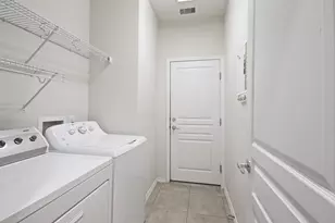 16918 Cherokee Lake Ln, Houston, TX 77044 - Photo 26