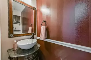 12431 Lark Fair Ln, Houston, TX 77089 - Photo 10