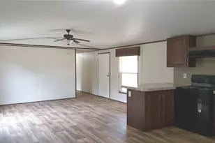 108 Young St, Willis, TX 77378 - Photo 4