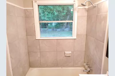5318 Doulton Drive, Houston, TX 77033 - Photo 6