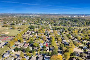 16827 Dunbar Grove Ct, Sugar Land, TX 77498 - Photo 4