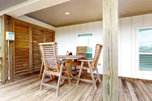 972 Bahama Dr, Crystal Beach, TX 77650 - Photo 8