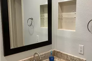 11711 Memorial Dr, Houston, TX 77024 - Photo 16