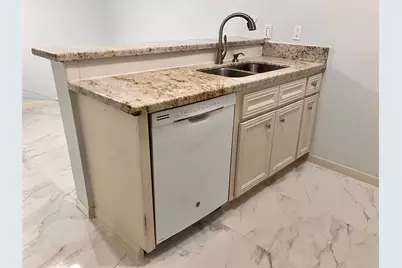 11711 Memorial Drive #83, Houston, TX 77024 - Photo 10