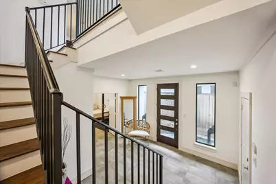 1810 Ridgewood Street, Houston, TX 77006 - Photo 2