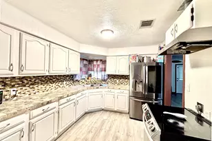 8038 Woodlyn Rd, Houston, TX 77028 - Photo 6